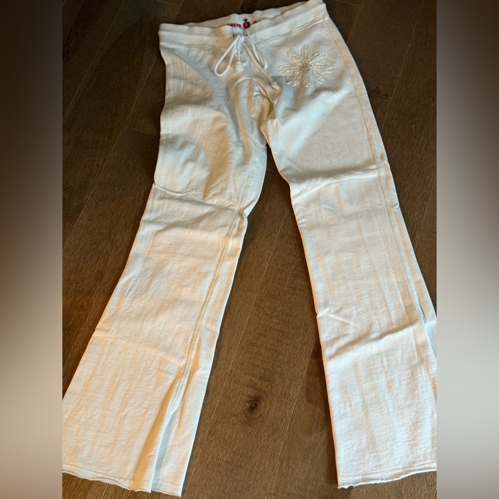 TWISTED HEART White Drawstring Jogger with Red Heart Logo